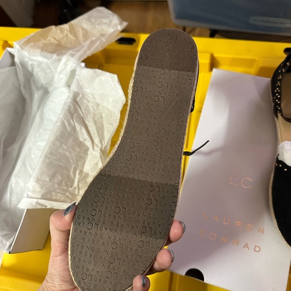 BNWT LAUREN LC FLATS - Picture 2 of 8